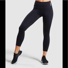 Gymshark Woman’s Training 7/8 Leggings Color: Black Size: S Nwt Vertical Logo, Legging Court, High Waisted Leggings Workout, Running Clothes Women, Gymshark Flex Leggings, Bra Measurements, Textured Leggings, Gym Clothes Women, Gymshark Women