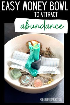 Full Moon Money Bowl, Money Bowls Witchcraft, Prosperity Bowl For New Year, Money Bowl Ideas, Money Bowl Witchcraft, Money Bowl Feng Shui, Money Bowl Spell, Feng Shui Money Bowl, Prosperity Bowl