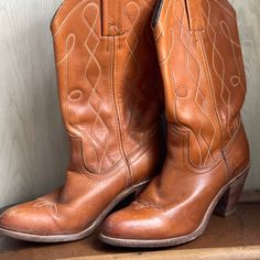 Gorgeous And In Great Condition. See Photos For Details. Size 8. Frye Cowboy Boots, Leather Western Boots, Western Boots Women, Shoes Vintage, Boots Womens, Cowboy Western, Classic Boots, Western Cowboy Boots, Frye Shoes