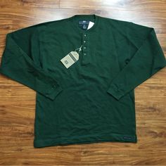 Nwt Brand New Vintage Men’s Authentic Lee Green Long Sleeve Cotton Thicker Henley Shirt. Slight Oversized Fit. Brand New/ There’s Some Discoloration On The Back. Perhaps From Sun Damage. Cool, Retro, Streetwear, Preppy, Y2k, Casual, Cabincore, Outdoor, Spring, Fall, Autumn And Winter. Size Medium Classic Crew Neck Shirt For Fall, Green Relaxed Fit Shirt For Winter, Green Relaxed Fit Winter Shirt, Classic Cotton Henley For Winter, Classic Winter Cotton Henley, Classic Long Sleeve Cotton Henley, Casual Cotton Henley For Winter, Classic Crew Neck Shirt For Winter, Classic Green Long Sleeve T-shirt