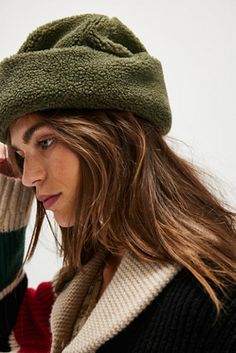 Sherpa Fishermans Cap Hats For Round Faces Woman, Wishlist 2024, Green Fits, Fur Hat, Cold Weather Accessories, Beauty Wellness, Winter Hat, Boho Clothing, Clothes Gift