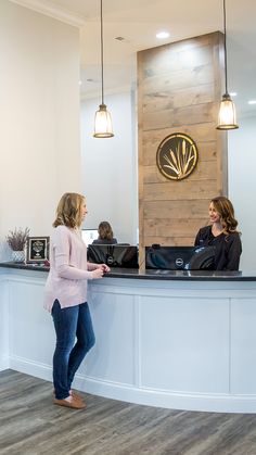 Medical Receptionist Aesthetic, Receptionist Aesthetic, Dentist Reception, Private Practice Office, Medical Receptionist, Dental Photos, Dental Images, Unique Floor Plans, Office Pictures