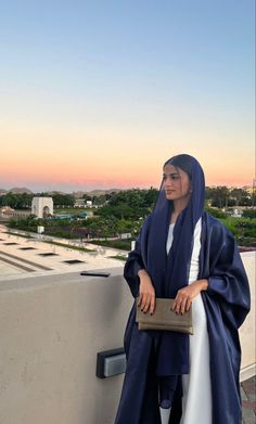 Saudi Abaya Aesthetic, Abaya Outfits Aesthetic, Eid Fitri Outfit, Open Abaya Outfit With Jeans, Blue Abaya Outfit, Under Abaya Outfit, Latest Abaya Designs, Blue Abaya