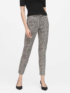 Banana Republic Modern Sloan Skinny-Fit Metallic Leopard Pant Leopard Pants, Legging Fits, Denim Patterns, Pants Style, High Rise Leggings, Weekend Wear, Mode Inspiration, Office Outfits, Skirt Pants