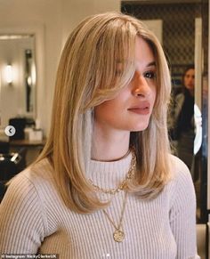 Short Hair With Angles, Bangs Middle Part, Hair Upstyles, Haircut Inspiration, Hair Stylist Life