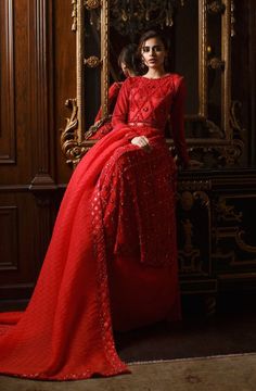 Bridal Dress Pakistani, Vintage Glamour Fashion, Pakistani Gown, Lawn Dresses, Pakistani Bridal Dress, Dress Pakistani, Red Bridal Dress, Pakistani Designer Clothes, Lehenga Gown