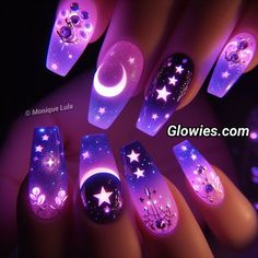 Glow In The Dark Nail Designs, Halloween Glow In The Dark Nails, Nonbinary Nails, Glow In The Dark Nails Designs, Kendall Nails, 2010 Nails, Baby Blue Nail Art, Galaxy Princess, Matte Purple Nails