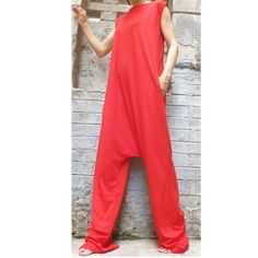 Free daily summer jumpsuit with side pockets🤩 Extravagant designs and high quality fabrics. The item from the pictures is size S  For more information feel free to ask questions. Material &Care  Cotton and elastane  Machine wash 30oC Hand wash at low temperatures Do not machine dry Medium hot iron Sizing  We make sizes from xs to 5xl as well as customized measures.So don't hesitate to contact us and make one for you. 🛫🎁Shipping🎁 🛬 STANDARD SHIPPING   Europe : 6-8 business days USA&Canada : 8-10 business days Everywhere else :10-20 business days DHL EXPRESS SHIPPING Europe: 2-3 business days USA & Canada: 2-3 business days Everywhere else: 3-6 business days We are glad that you choose our shop. XS (US 2, UK 6) Bust: around 33.5" / 85 cm Waist :around 26" / 66 cm Hips: around 36" / 91 c Cotton Sleeveless Jumpsuits And Rompers For Loungewear, Sleeveless Cotton Jumpsuits And Rompers For Loungewear, Red Stretch Sleeveless Jumpsuits And Rompers, Red Sleeveless Stretch Jumpsuits And Rompers, Sleeveless Loose Fit Jumpsuits For Spring, Casual Baggy Sleeveless Jumpsuits And Rompers, Sleeveless Jumpsuits And Rompers With Side Pockets For Loungewear, Sleeveless Overalls For Summer Loungewear, Sleeveless Summer Overalls For Loungewear