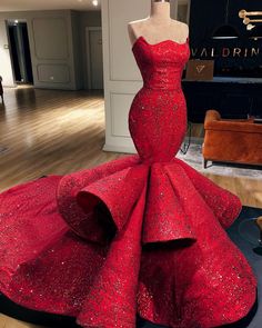 Couture Dior, Red Evening Gowns, Prom Dress Evening, Strapless Prom Dresses, Kampot, Floor Length Prom Dresses, Prom Dresses Sleeveless, Floor Length Skirt, Eyes Model