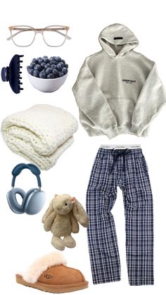 Pjs Outfits Winter, Winter Home Outfit Lazy Days, What To Wear On Pajama Day At School, 3 Day Packing List Fall, Basic Cozy Outfit, Camp Fits Aesthetic, Comfy Pj Outfits, Cute Outfits For Home, Stay At Home Outfits Lazy Days