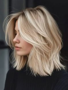 Spring Haircuts, Shoulder Length Blonde, Blonde Hair Transformations, Blonde Hair Inspiration, Blonde Hair Looks, Shoulder Length Hair Cuts, Penteado Cabelo Curto, Short Blonde Hair, Shoulder Length Hair