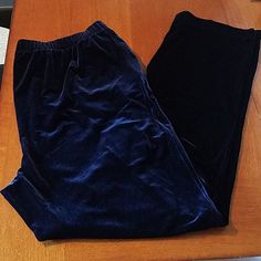 Nwot. Lands End Navy Velour Pants Size Ox. Elastic Waist. Pockets. Blue Velvet Pants, Velour Pants, Pretty Clothes, Velvet Pants, Blue Velvet, Ox, Lands End, Track Pants, Pretty Outfits