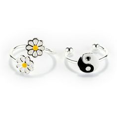 Claires Silver Yin Yang Daisy Toe Rings Set is a beautiful addition to your jewelry. Have a finishing touch for every occasion. This 2-pack of silver-tone toe rings features an open-back yin yang ring and a daisy wrap ring. These cute and stylish designs complete your outfit. These adjustable band toe rings show off your pedicure. These make a great gift for birthdays, holidays and more. Size: S.  Gender: female.  Age Group: adult. Yin Yang Ring, Opal Stone Ring, Silver Ring Set, Wrap Ring, Christmas Gifts For Girls, Gold Ring Sets, Sapphire Diamond Ring, Rings Set, Christmas Gifts For Women