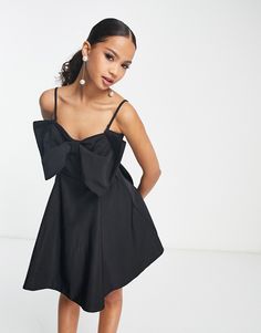 Nobodys Child Dress, Young Bridesmaid Dresses, Black Party Dresses Short, Structured Mini Dress, Hoco Inspo, Chic Black Dress, Black Dresses Classy, Sunday Dress, Classy Prom Dresses