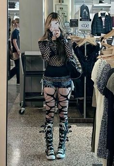 Alternative Punk Outfits, Punk Outfit Ideas For Women, Goth Y2k Aesthetic Outfit, 2024 Alt Fashion, Alt Emo Outfits, Gothic Y2k Outfits, Punk Y2k Outfits, Y2k Alt Outfits, Goth Alt Outfits