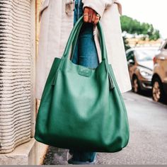 Handbag with handles and pochette.  Material:leather  Cm 35x40 Green Handbag, Green Purse, Top Handle Bags, Handmade Handbags, Craft Accessories, Green Bag, Leather Purse, Fun Bags, Smart Casual