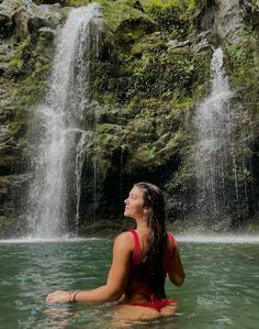 Pictures At Waterfalls, Hawaii Waterfall Aesthetic, Hawaii Waterfall Pictures, Hawaii Pics To Recreate, Waterfall Inspo Pics, Waterfall Hike Aesthetic, Maui Hawaii Pictures, Hawaii Photo Inspiration