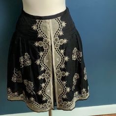 100% Black Silk Skirt Is A Size 6. Skirt Is Embroidered In Tan And Embellished With Beads And Clear Gems. Fully Lined In Polyester. Zips And Buttons On The Side. Long Flared Skirt, Black Silk Skirt, Short Wrap Skirt, White Polka Dot Skirt, Cocktail Skirts, Skirt Top Set, Vintage Maxi Skirt, Beaded Skirt, Full Maxi Skirt