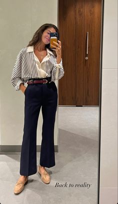 Corporate Outfit, Internship Outfit, Mode Hippie, Professional Outfits Women, Business Outfits Women, Stylish Work Attire, Office Outfits Women, Paris Mode