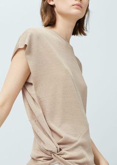 French Capsule Wardrobe, Fashion Idol, Zara Kids, Knitted Tshirt, Mom Outfits, Lightweight Knit, Apparel Design, Minimalist Outfit, Fashion Details