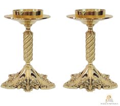 Conjunto de castiçal de vela para altar feito em bronze, usado na igreja católica. Produto de altíssima qualidade por um preço justo. /   Gothic style candlestick set for altar made in bronze, used in the Catholic Church. Very high quality product at a fair price #castiçalparaigreja#castiçalgotico#igrejacatolica#artesacra#conjuntodecastiçal#candlestick#catholicchurch 2 Candle, Gothic Style, Catholic Church, Side Table, Candle Holders, Pasta, Candles, High Quality, Quick Saves