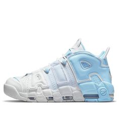 Nike Light Blue Sporty Basketball Shoes, Nike Blue Throwback Sneakers, Light Blue Sporty Basketball Shoes, Retro Blue Basketball Shoes For Streetwear, Blue Throwback Basketball Shoes, Nike Blue Throwback Basketball Shoes, Blue Sneakers With Air Max Cushioning For Sports, Up Tempo Nike, Nike Azul