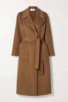 This is a Stylish Long Over Coat by crafted from high quality fabric and imported materials. Our products are handcrafted by experienced tailors who make sure the that the stitching is precise, lining is proper and the overall product is sturdy enough to not go out of shape for more than a few years. Also all our products have extra margins in their length, sleeves, sides so it's easily alterable if your size changes after some time. To see more available colours and designs in this collection, Check out the 'Long Over Coats' Section. *The package would only include the Overcoat. *We also offer customization so we can provide you an even better fit if you massage us your measurements (in inches) of Chest, Stomach, Waist, Hip, Shoulder and Actual Height after ordering. *Want this product bu Michael Kors Outfit, Michael Kors Clothes, Look Formal, Winter Capsule Wardrobe, Langer Mantel, Long Wool Coat, Mother Jeans, Long Trench Coat, Camel Coat