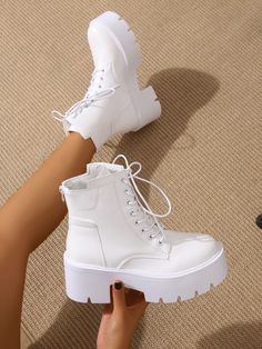 Branco Neutro Collar   Simples Botas de combate Embellished Popular Shoes 2023, Mode Shoes, Preppy Shoes, Pretty Shoes Sneakers, Fashion Shoes Heels, Cute Shoes Heels, Shoes Outfit Fashion, Cute Nike Shoes