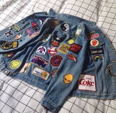 Jean Jackets Aesthetic, Iron On Patch Jacket Ideas, How To Put Patches On Jean Jacket, Funky Denim Jackets, Denim With Patches, Patch For Jacket, Patches Jean Jacket, Jacket With Patches Aesthetic, Jeans Jacket Aesthetic