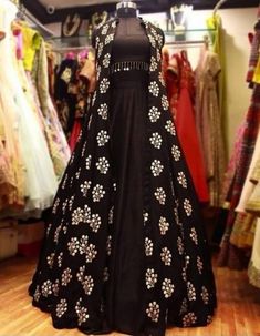 Crop Top Lehenga With Shrug, Lehenga With Shrug, Black Theme Party, Black Crop Top Skirt, Crop Top Lehenga, Lehnga Dress, Red Lehenga, Indian Gowns Dresses