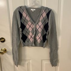 Gray And Pink Argyle Cropped Cardigan. Size S. Never Worn. Preppy Long Sleeve Fitted Sweater, Preppy Fitted Long Sleeve Sweater, Fitted Long Sleeve Preppy Sweater, Preppy Cotton Cardigan With Long Sleeves, Preppy Long Sleeve Cotton Cardigan, Preppy Long Sleeve Cardigan For Spring, Preppy Long Sleeve Spring Cardigan, Pink Argyle, Cropped Cardigan Sweater