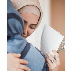 Hijabi Brides, Mom Quotes From Daughter, Love My Parents Quotes, Iranian Women Fashion, Muslim Women Fashion