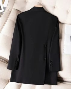 Chic Blazer – BEYOND FASHION Chic Blazer, Ladies Blazer, Casual Jacket, Chic Design, Winter Women, Timeless Elegance, Chic Style, Your Style, Casual Wear