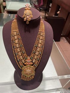 Pure Chiffon Sarees, Chiffon Sarees, Gold Bridal Necklace, Perhiasan India, Diamond Pendent, Modern Gold Jewelry, Full Hand Mehndi Designs, Indian Jewellery Design Earrings