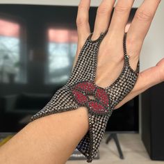 Glam Rock Style Glove Bracelet For A Left Hand Materials: Pearls, Swarovski Crystal, Plated Brass Glam Rock Style, Glam Rock, Rock Style, Women Accessories Jewelry, Left Hand, Womens Jewelry Bracelets, Women's Jewelry, Swarovski Crystal, Black Gray