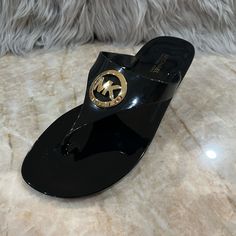 Michael Michael Kors Women’s Jelly Slide Sandals. Black/Gold Very Comfortable Casual Wear Brand New Without Box