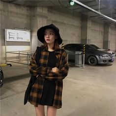 Casual Vintage Plaid Loose Style Shirt – Tomscloth Winter Brown Cotton Blouse, Casual Brown Blouse For Winter, Trendy Plaid Blouse For Winter, Trendy Plaid Winter Blouse, Dark Academia Cotton Top For Fall, Aesthetic Oversized Shirt, 80s 90s Aesthetic, Aesthetic Plaid, Popular Aesthetic