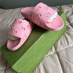 Gucci Pink Slides Never Used. Pink Gucci Slides, Gucci Slide, Crocs Fashion, Gucci Slides, Gucci Pink, Gucci Sandals, Pretty Sandals, Pink Slides, Shoes Gucci