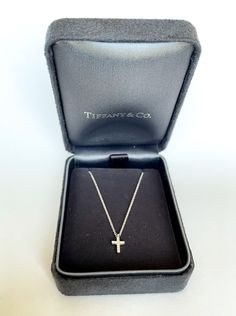 tiffany co necklace AU 750 cross 18k Gold Mini. Tiffany Cross, Tiffany And Co Necklace, Tiffany And Co, Fine Jewellery Necklace, Tiffany & Co., Jewelry Necklace Pendant, Jewelry Watches, 18k Gold, Fine Jewelry