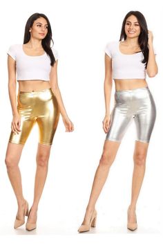 METALLIC GALORE: The perfect bike shorts for performances, ballet, clubbing, cosplay, dressing up and events. These shinny metallic shorts are a one of a kind, they come with elastic waist, made with stretchy material. Easy to wear and care. Great for casual wear and costumes. Pair it with sweater or hoodie and minimal sneakers for a sophisticated look! Business Professional Attire Women, Minimal Sneakers, Formal Attire For Women, 1950s Fashion Women, Black Leggings Outfit, Beach Kaftan, Metallic Shorts, Long Maxi, Casual Party