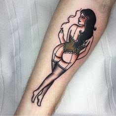 Traditional Tattoo Pin Up Girl, Traditional Tattoo Pin Up, Line Tattoo Ideas, Pin Up Girl Tattoo, Tattoo Old School, Traditional Tattoo Sleeve, Hip Tattoos Women, Fire Tattoo, Pin Up Tattoos