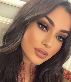 Wedding Guest Makeup Looks, Indian Skin Makeup, Makeup Artist Course, Wedding Guest Makeup, Indian Wedding Makeup, Brown Girls Makeup