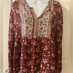 Nwt Lucky Brand Pullover Blouse In Women’s Small. Light Weight Fabric In A Red Boho Type Design. Womens Peplum Tops, Floral Chiffon Top, Floral Peasant Top, Green Floral Blouse, Boho Pullover, White Long Sleeve Top, Red Boho, Bell Sleeve Blouse, Floral Print Blouses