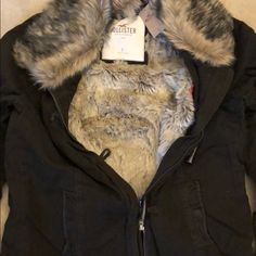 Brand New Jacket Furlined Brown Amazing Casual Spring Outerwear With Faux Fur Lining, Casual Fitted Outerwear With Faux Fur Lining, Trendy Winter Utility Jacket For Cold Weather, Cute Winter Jackets, Kawaii Coat, Hollister Jacket, Hollister Sweatshirt, Light Denim Jacket, Goth Music