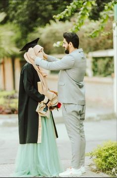 Student Aesthetic Girl, Hijab Princess, Princess Couple, Hair Braid Diy, Indian Wedding Songs, Muslim Wedding Gown, Muslimah Photography, Student Aesthetic, Couple Moments