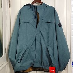 Men's Conquer Blue Heather Northface Cobble Hill Rain Jacket With Four Exterior Pockets In Standard Fit New With Tags 100% Polyester Green Parka Jacket, Green Rain Jacket, North Face Hyvent Jacket, Black Rain Jacket, Green Parka, North Face Hyvent, North Face Rain Jacket, Waterproof Rain Jacket, Cobble Hill