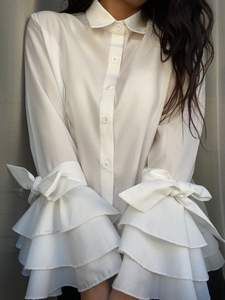 'Vonda' Blouse – EscapExit Fitted White Shirt With Ruffles, Fitted Collared Shirt With Ruffles, White Collared Shirt With Ruffles, White Ruffled Collared Shirt, Fitted Ruffle Button-up Shirt, White Ruffled Button-up Shirt, Elegant White Blouse, Mode Abayas, Pola Lengan