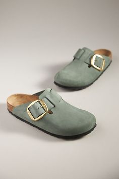 Birkenstock Boston Big Buckle Clogs Boston Big Buckle, Birkenstock Slip On, Buckle Clogs, Birkenstock Mules, White Birkenstocks, Birkenstock Clog, Clog Sandals, Birkenstock Boston, Aesthetic Shoes