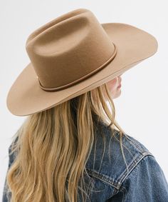 From coffee dates to country music festivals, the Teddy Cattleman Hat has you covered. With a true cattleman crown + wide western brim, this classic cowgirl hat is sure to stand out in a crowd. May we suggest taking Teddy up a notch? Shop Western bands + your favorite hat trims to make the look your own! Bands pictured sold separately HERE! Cattleman Hat, Classic Cowgirl, Country Music Festival, Western Hat, Coffee Dates, Cowgirl Hat, Band Pictures, Halo Style, Western Hats