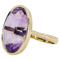 Luxury Polished Amethyst Oval Cabochon Ring, Oval Amethyst Ring, Amethyst Cocktail Ring, Bling Ideas, Yellow Gold Cocktail Ring, Middle Finger Ring, Gold Rings Jewelry, Gold Cocktail Ring, Gold Cocktail